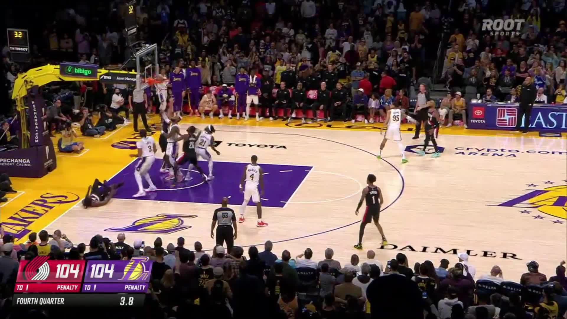 残り3秒でブレイザーズにリードを与えるためにクラッチレイアップで付与 Online Nba